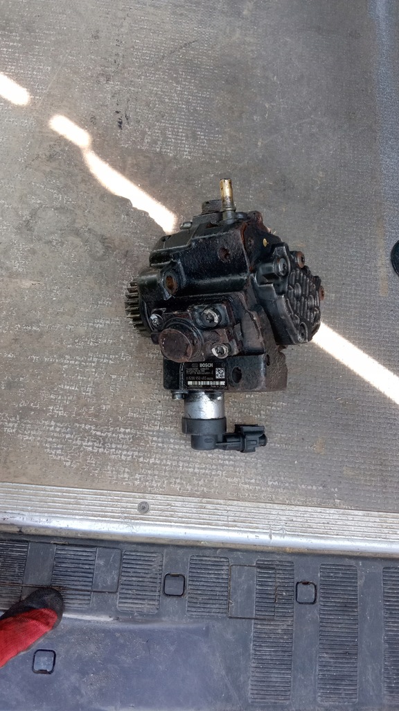 фото №1, Насос впрыскная 8200950493 master iii