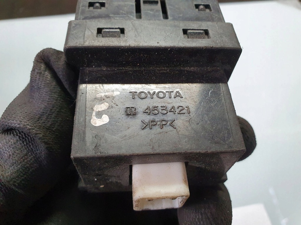 фото №9, Lexus is 200-300 1999 переключатели подогрев сидений