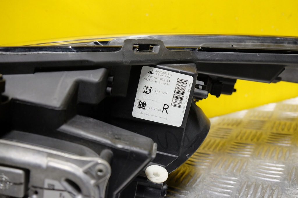 фото №11, Cadillac cts 2015- фара лампа ксенон правая usa