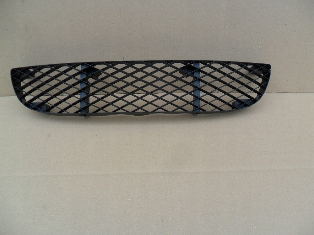 фото №1, Mazda premacy cp 1999 2000 2001 решётка бампера