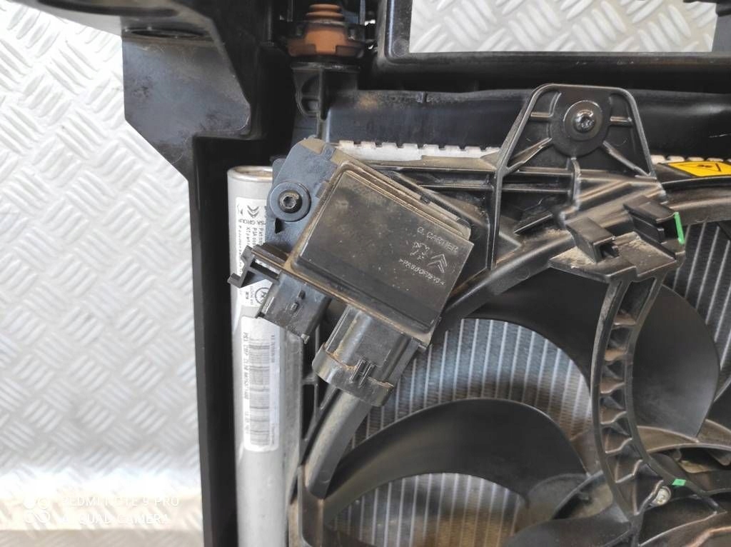 Peugeot 208 ii 1.5 blue hdi 1.2 turbo радіатор радіатор ремінь передній балка Доставка