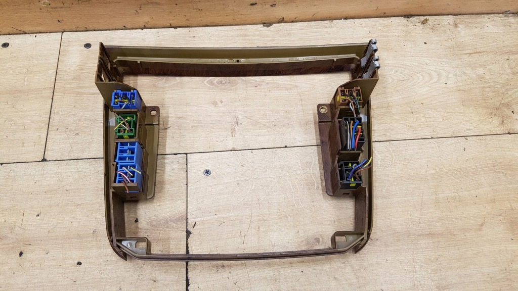 фото №2, Рамка захист радіо панелі консолі opel omega b