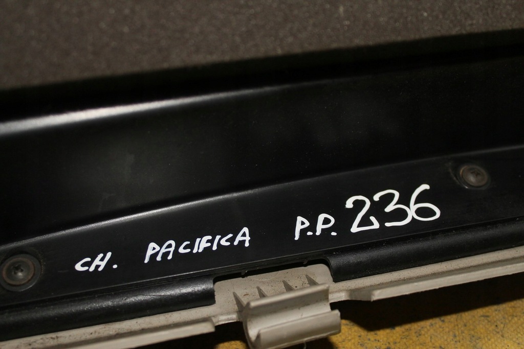 фото №7, Бардачок пассажира правый перед pacifica i