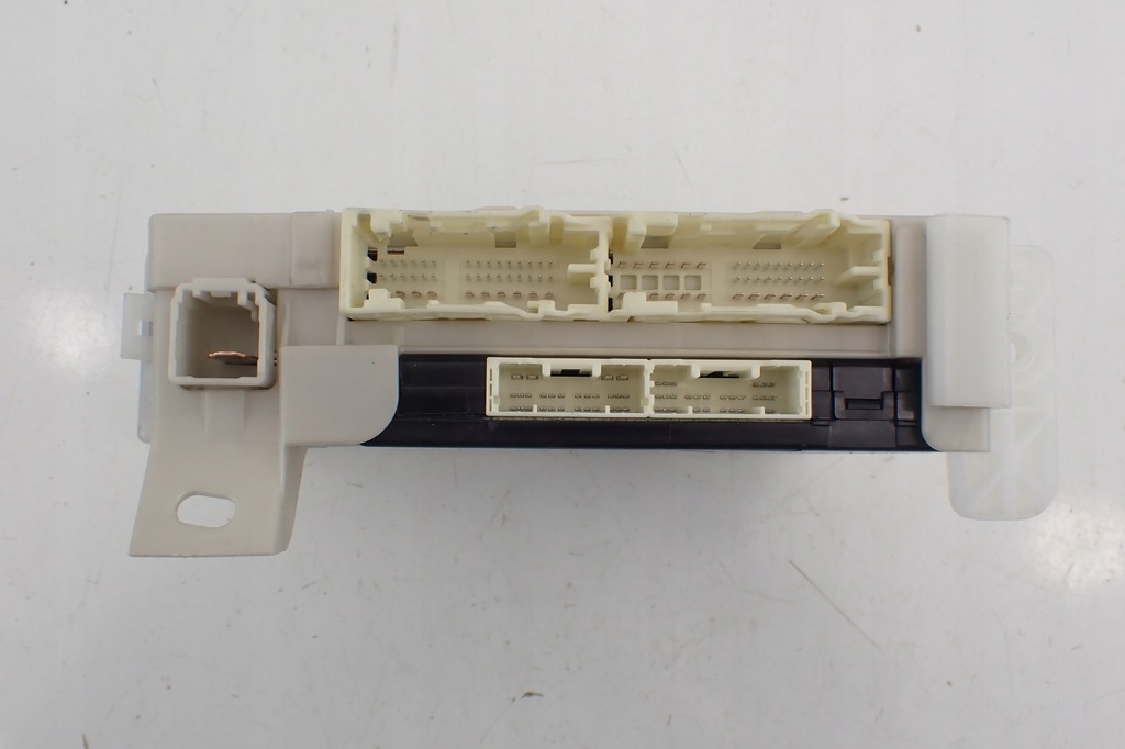 фото №7, Блок управления модуль комфорта 89221-0d870 toyota yaris iii 17-20 1.5 hybrid