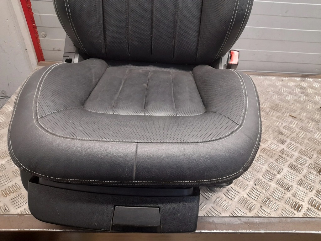 фото №12, Mercedes cls c218 a2189201330 ustaw сиденья, сиденье