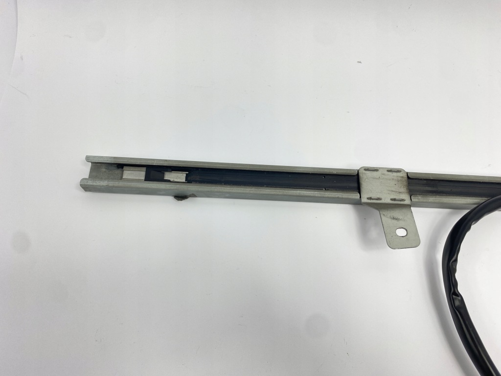 Podajnik поперечина безпеки правий mercedes w140 cl c140 1408600682 Оригінал