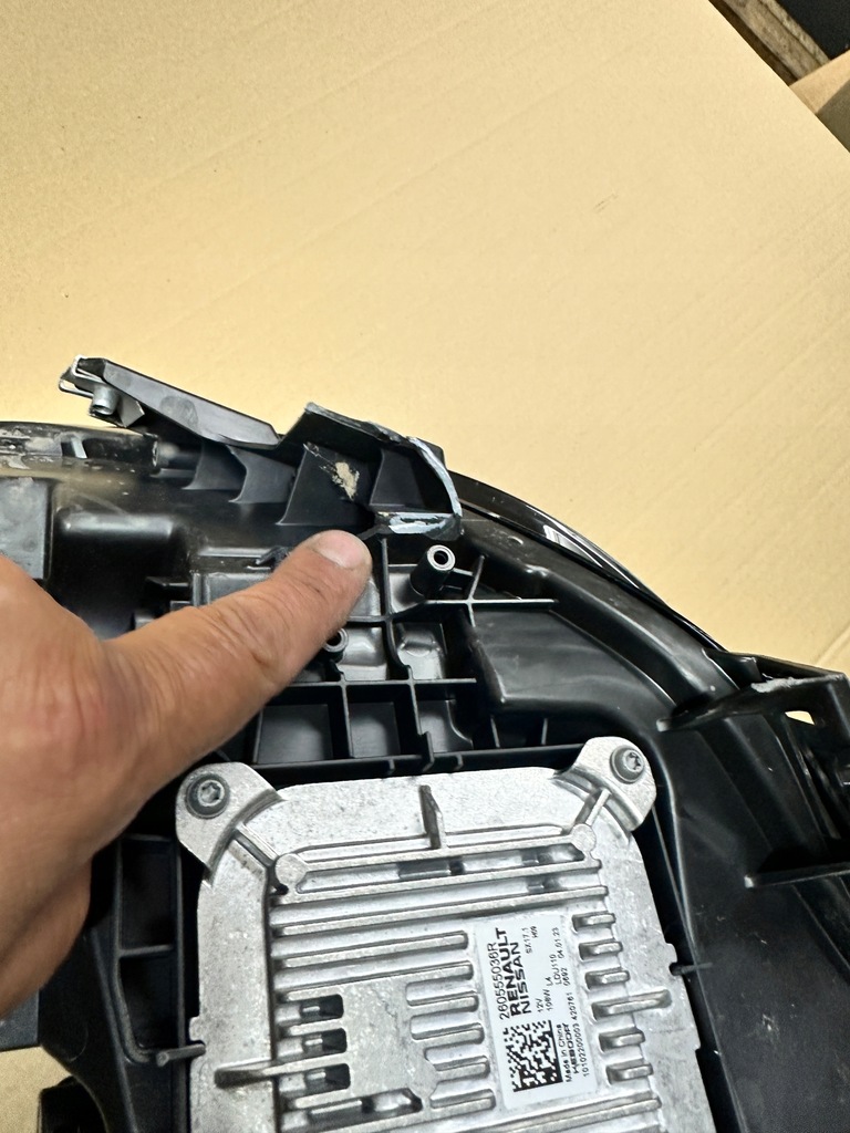 фото №10, Лампа full led renault austral 260103381r