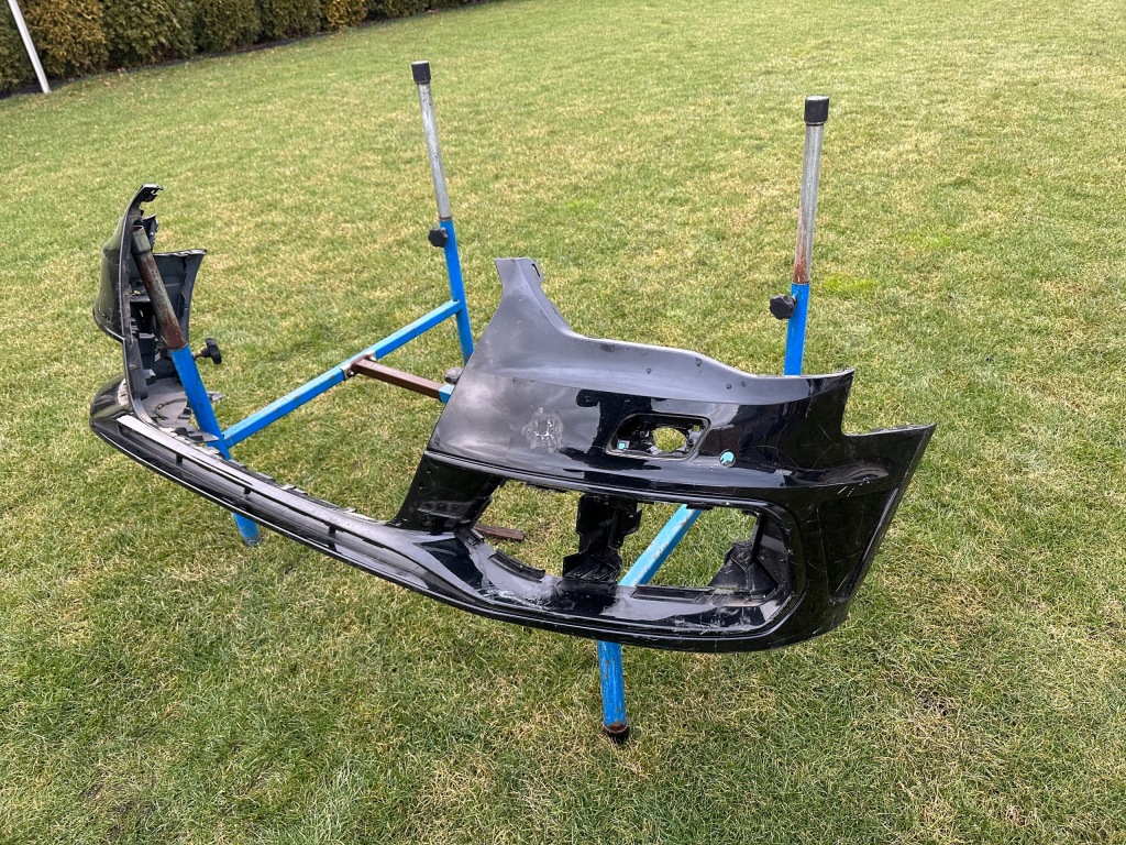 фото №1, Audi a3 s3 s line 8v3/4 бампер перед pdc 2012-16