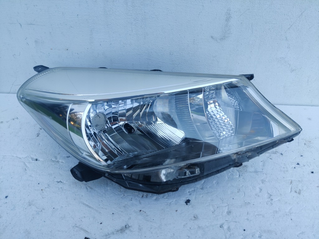 фото №1, Лампа права toyota yaris 3
