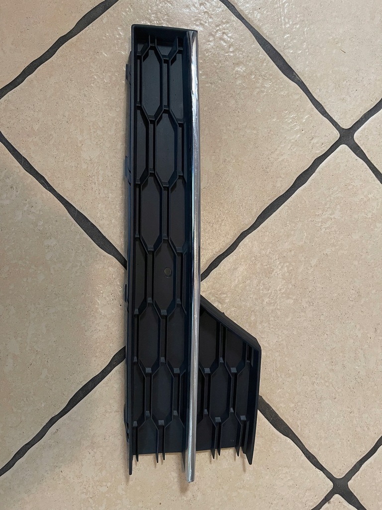 фото №1, Skoda octavia решётка 5e0807682g правая