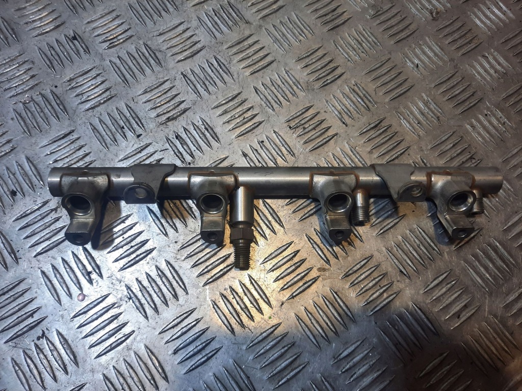 Купити Audi s5 079133316e перед розподільник пального