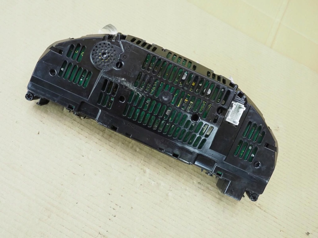 Mercedes w204 приборы счетчик 2049005702 idealne Цена