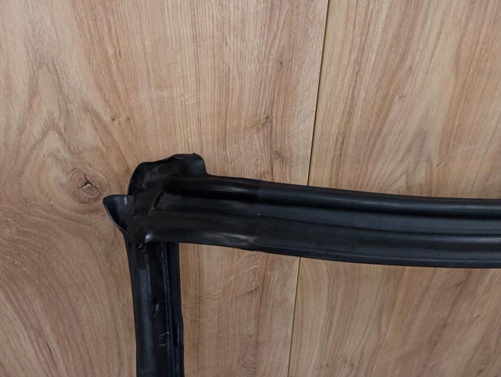 Mercedes e-klasa a207 w207 cabrio прокладка дах стійок a a2077200047 Ціна