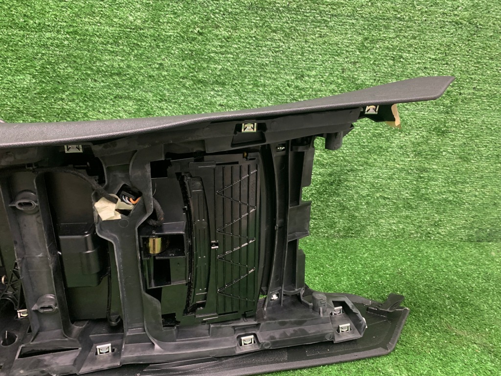 Mercedes w251 подлокотник туннель бардачок средний r-klasa Недорого