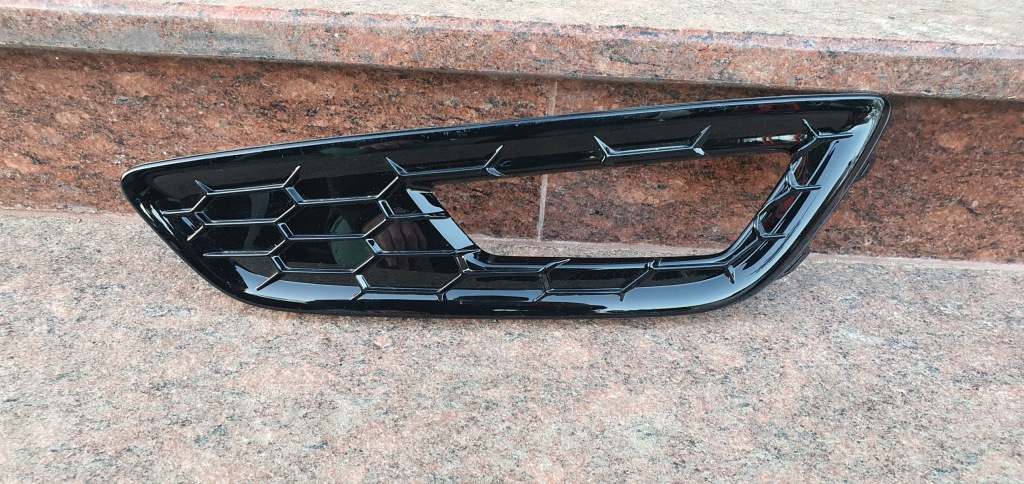 Ford focus mk3 рестайлинг  st решётка  решётка радиатора решётка бампера + левая решётка боковое Доставка