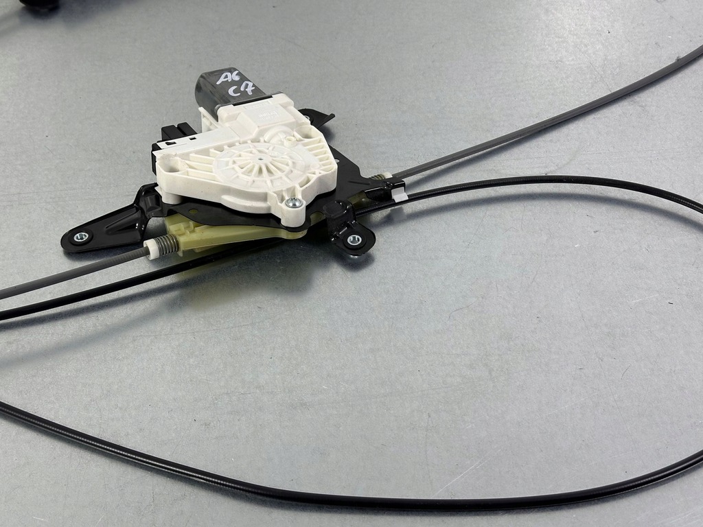 фото №10, Audi a6 allroad c7 2016 моторчик шторки безопасности стекло задний