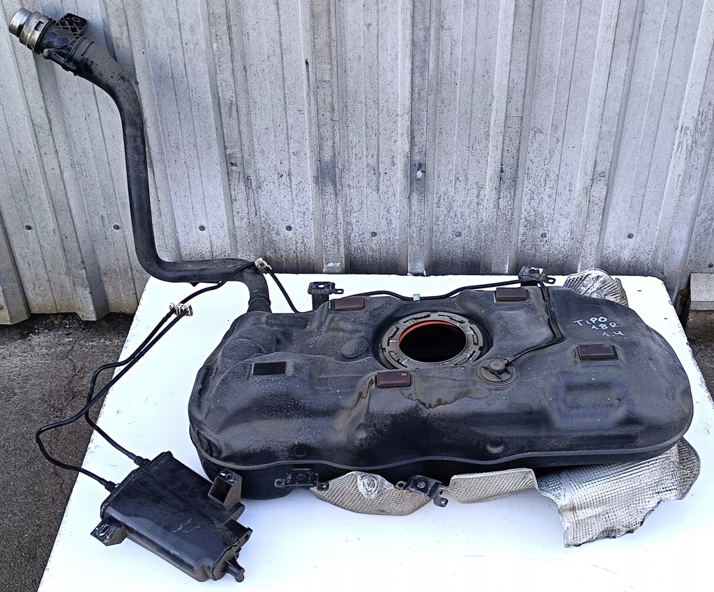 Купити Fiat tipo 18 r 1.4 16v бак bak пального hb 5d