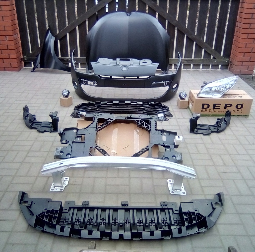 Renault megane 3 2008-2011 решётка бампера Недорого