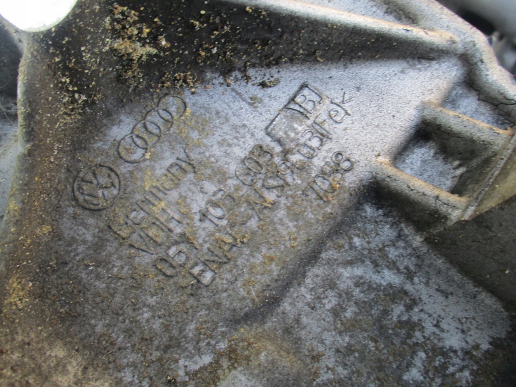 Поддон масляная картер датчик уровня масла audi a8 d4 4h 4.2 tdi с Разборки