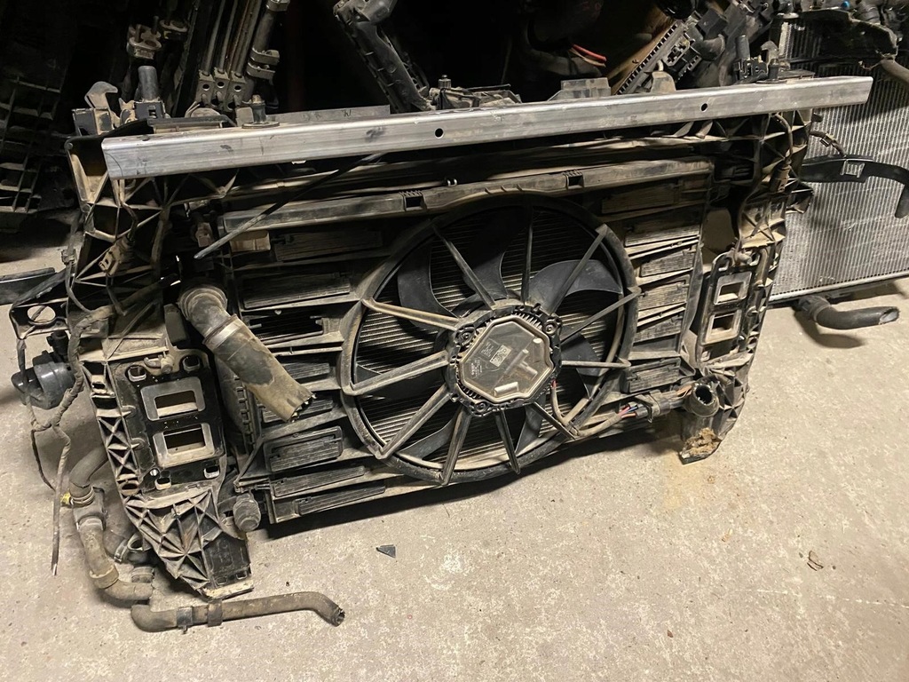 фото №11, Бампер капот лампа pas kompletny перед vw touareg iii