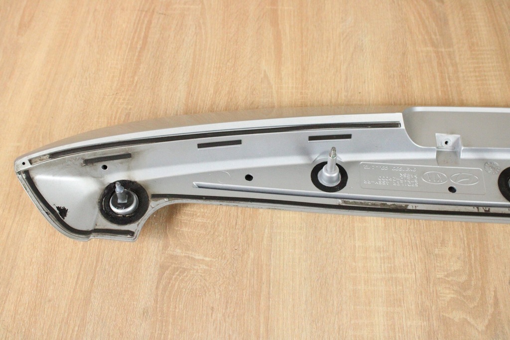 фото №9, Спойлер крышки багажника kia sorento ii xm 872102p000 2.2l дизель 145kw