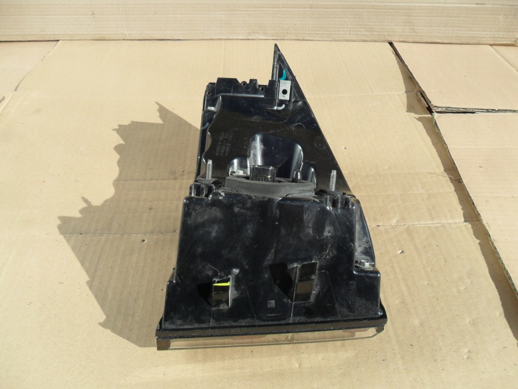 Tesla x фара правый  задний  led 1034335-00-a Доставка