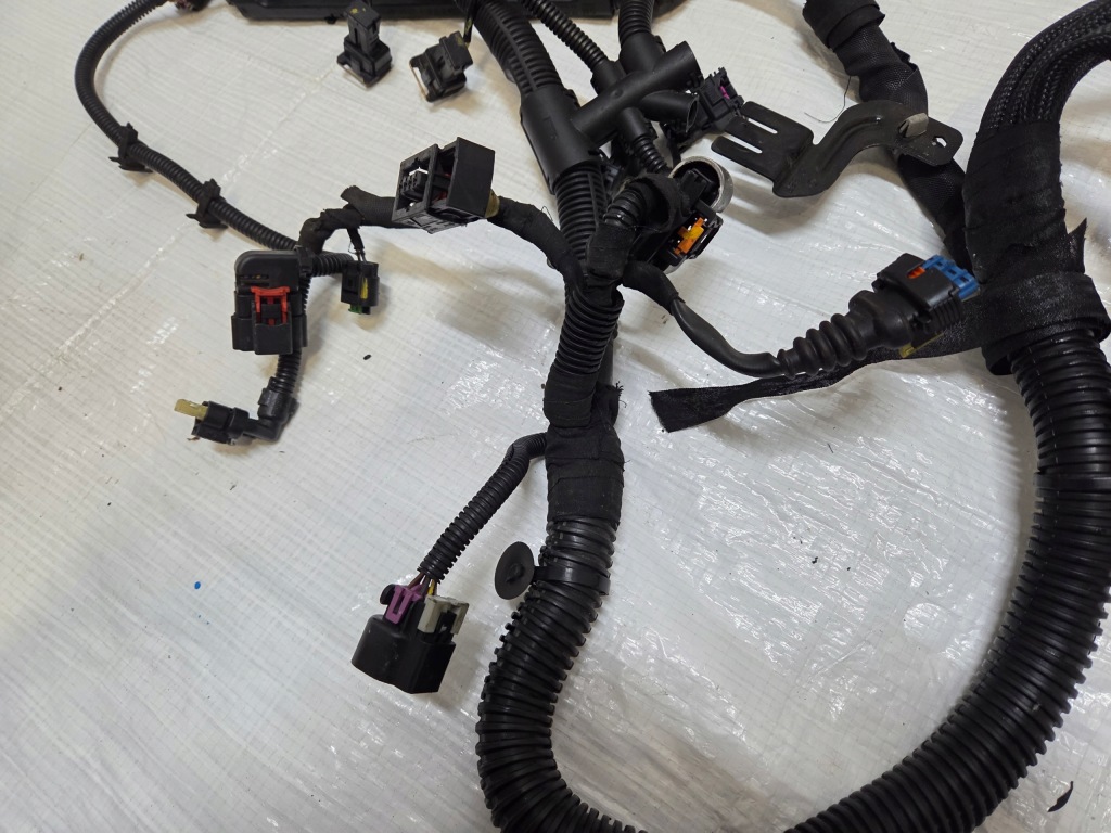 Бортовий комп'ютер блок керування двигуна opel astra j iv 1.4 t 12654137 джгут 13362868 Недорого