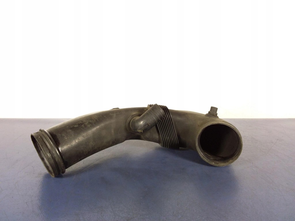 фото №1, Audi a8 d3 4.2 mpi труба воздухозаборник воздуха 077129629