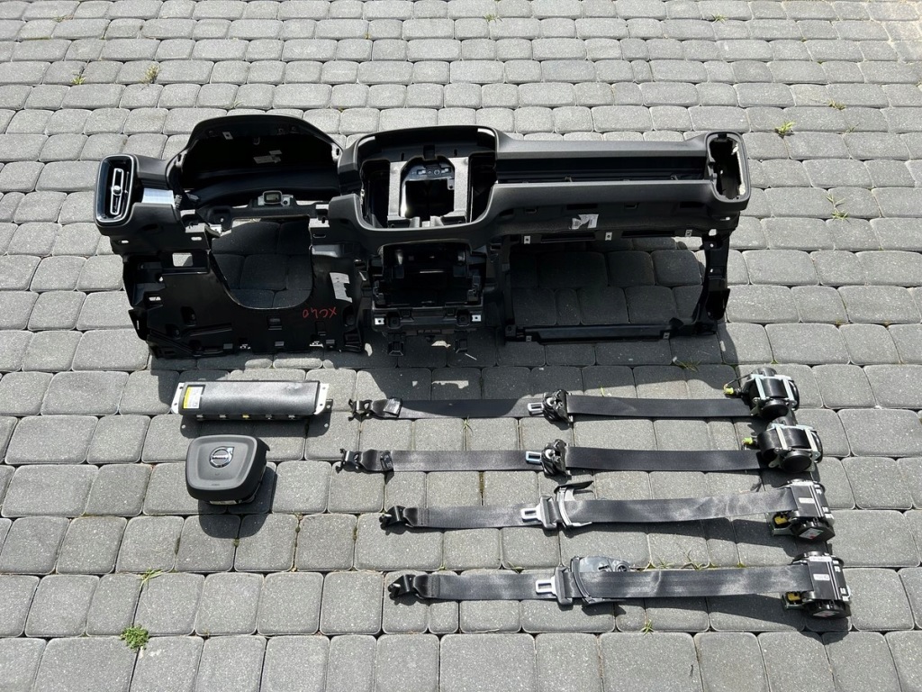 фото №1, Volvo xc40 lift 22- приборная панель консоль подушка безопасности ремни оригинал