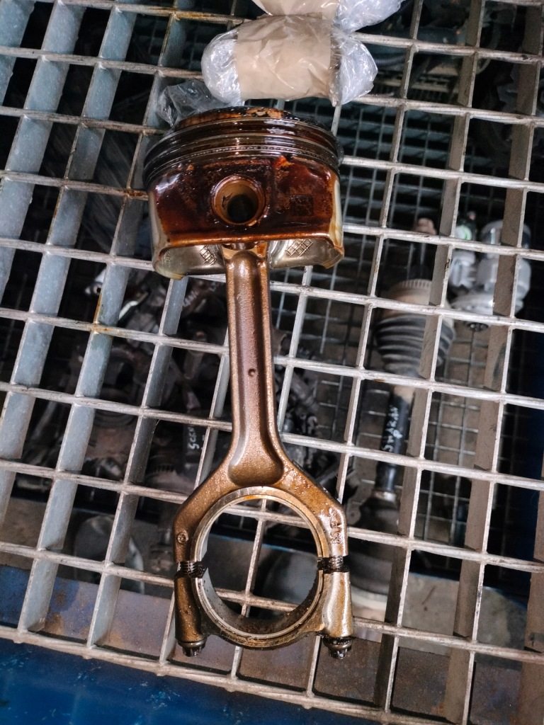 фото №7, Bmw e60 e61 поршень шатун n53 3.0i комплект