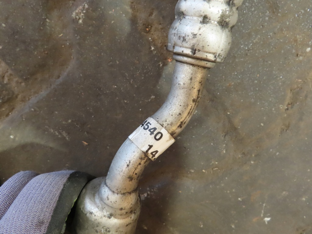 Mini cooper r50 шланг кондиціонера 15045540 в Україні