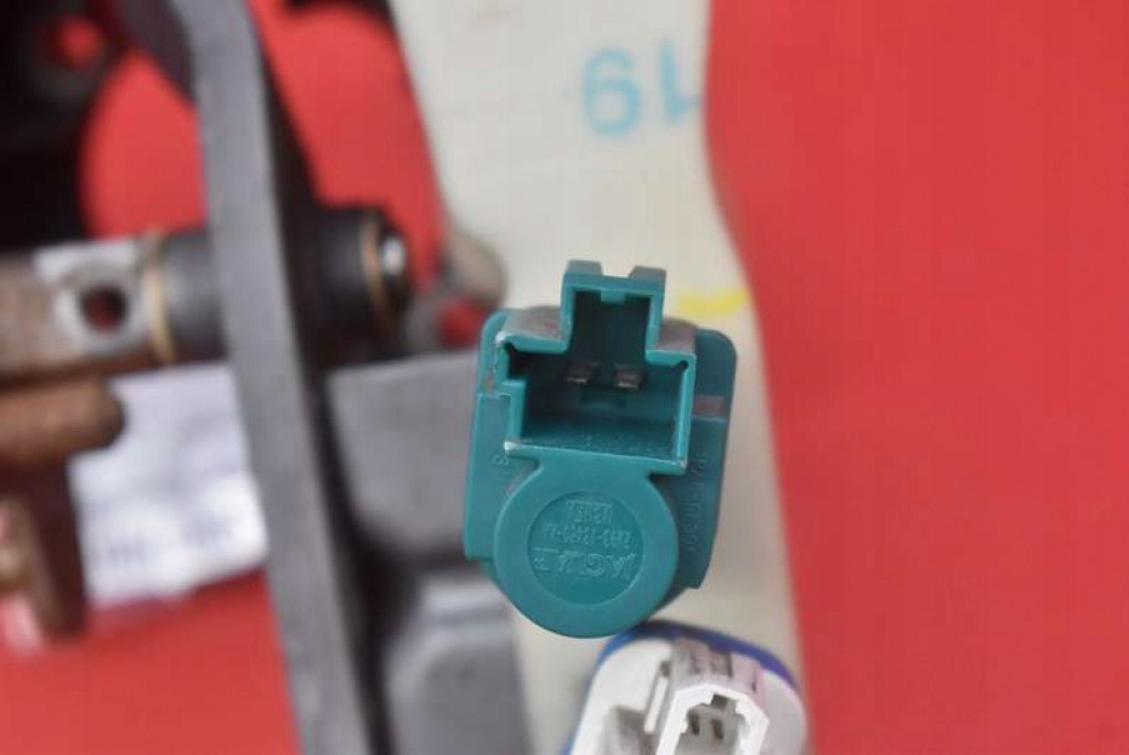 фото №6, Педаль педалі гальмо автоматична коробка передач 2r83-2450-a jaguar s-type 04-08