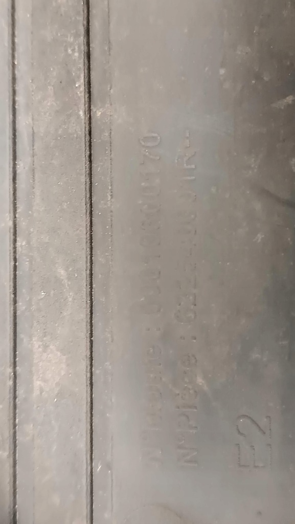 Купить Решётка бампера средняя перед renault megane iii 622540001r