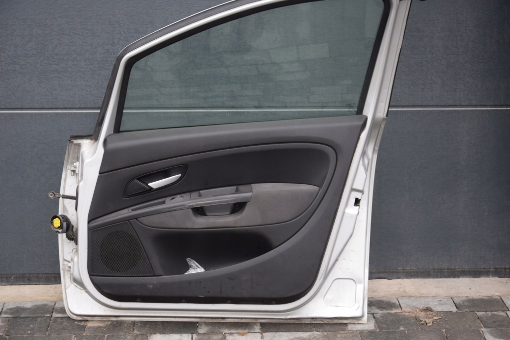 Дверь правый правое перед передние fiat linea серебристый 620 в Украине