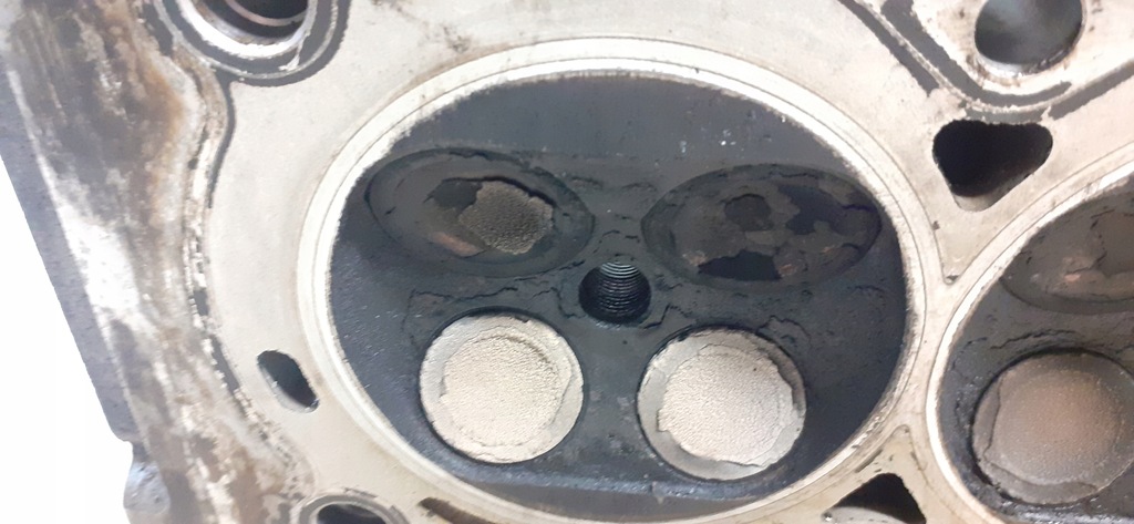 фото №11, Головка с клапанами peugeot 207 phi 1.6 vti 16v