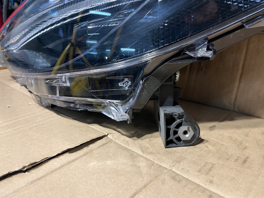 фото №6, Лампа левая передняя toyota corolla cross full led