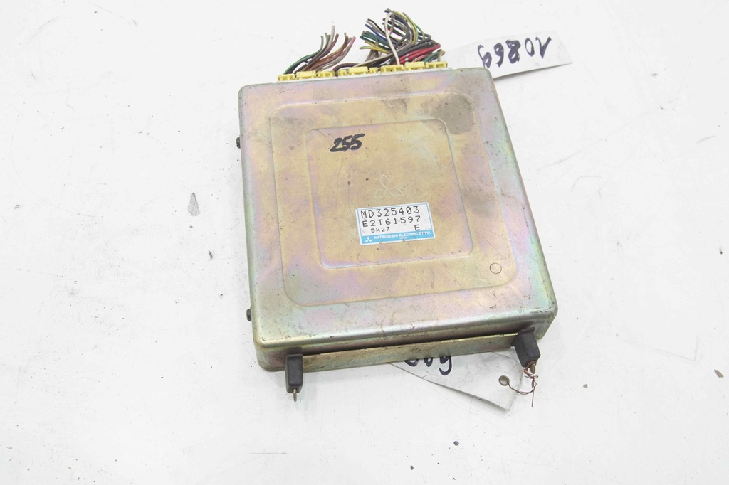 фото №1, Бортовий комп'ютер двигуна mitsubishi space runner md325403