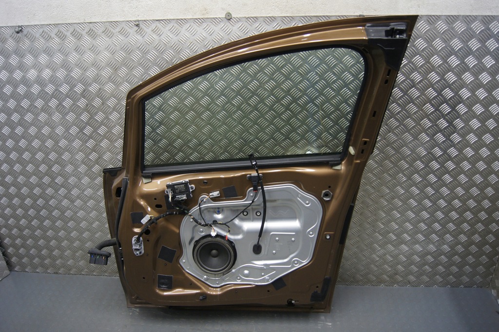 фото №13, B-max двері праве передні burnished головний