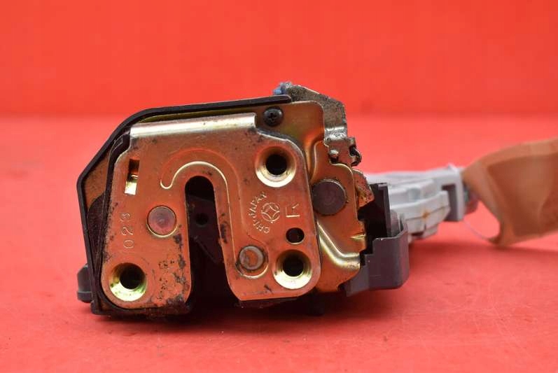 фото №5, Замок дверь правый задняя задний nissan maxima a33 00-05