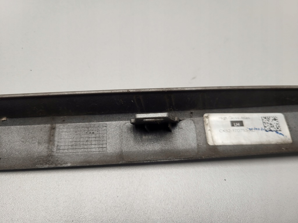 фото №12, Land range rover l405 молдинг бампера задняя левая оригинальный номер накладка ck52-17d753-ad