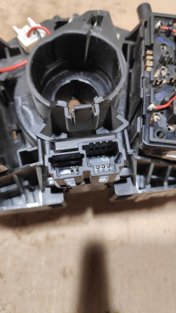 фото №7, Переключатель комбинированный kombajn лента lift dacia duster i 479452659r