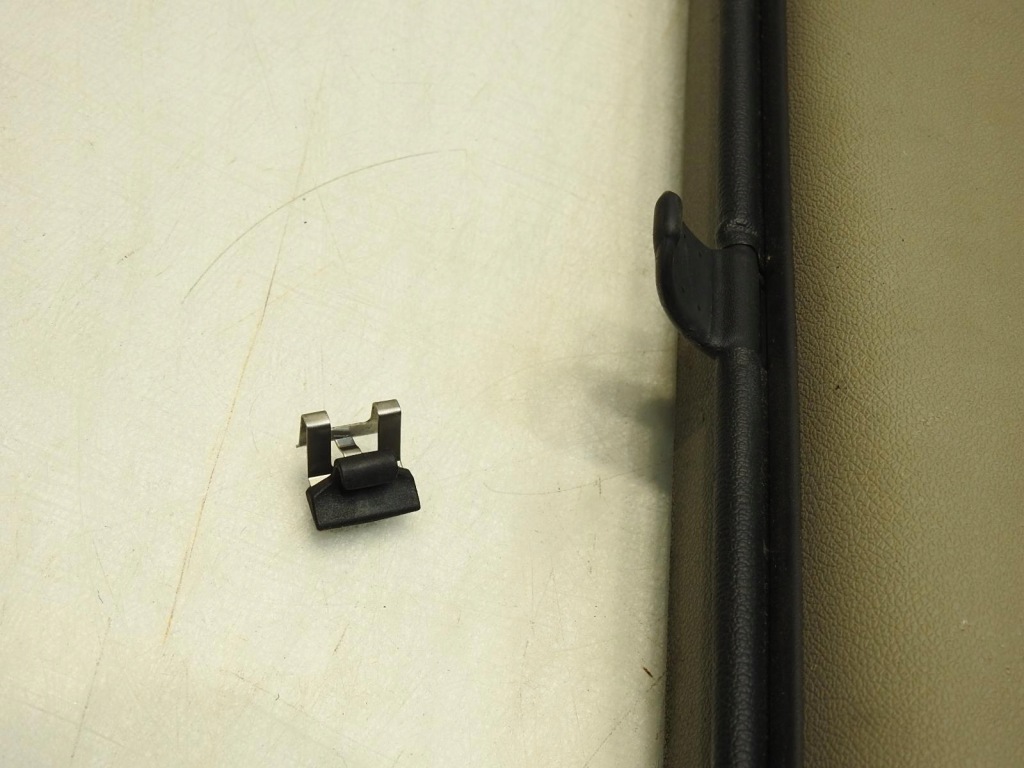 фото №6, Обивка дверь правый задняя renault scenic iii 829a00237r