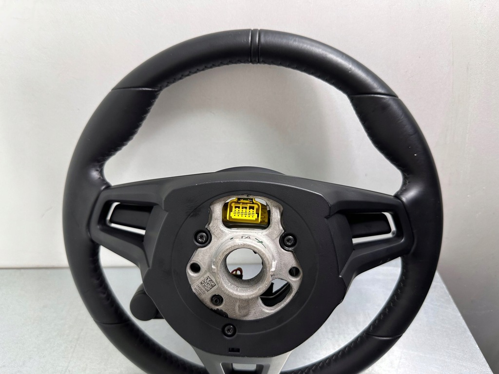 фото №15, Porsche taycan 9j1 2020 воздуховод 9j1880201d 9j1419091cm