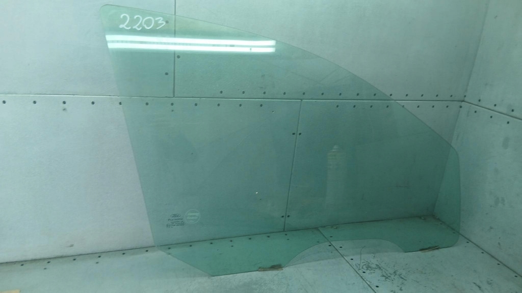 Купити Скло права перед ford focus mk1 98-04r