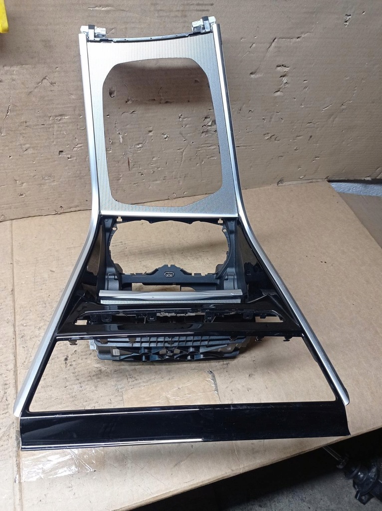 фото №1, Декор тунель бардачок bmw 8 g14 g15 g16