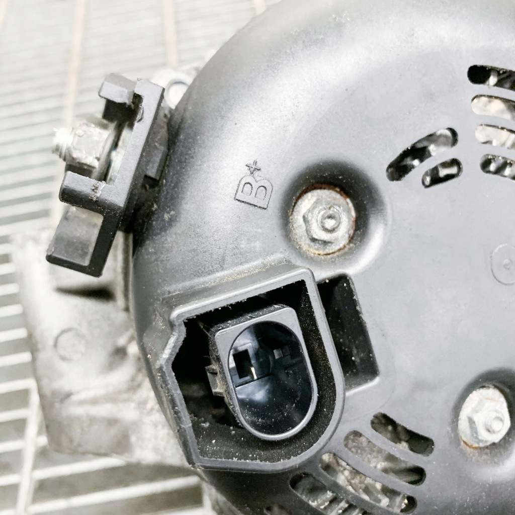 фото №6, Bmw 2 f22 f23 2014 генератор