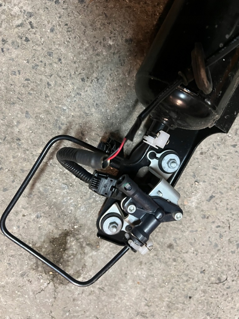 Lexus rx450h iii бак повітря підвіска Ціна