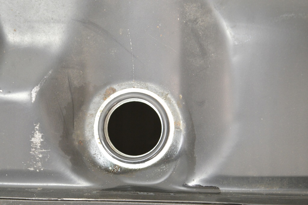 Бак паливної  бензин czysty 560sel mercedes w126 s klasa 1264704001 Недорого