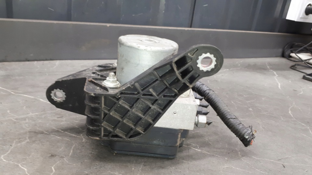 Купити 0265956573 насос abs opel astra v