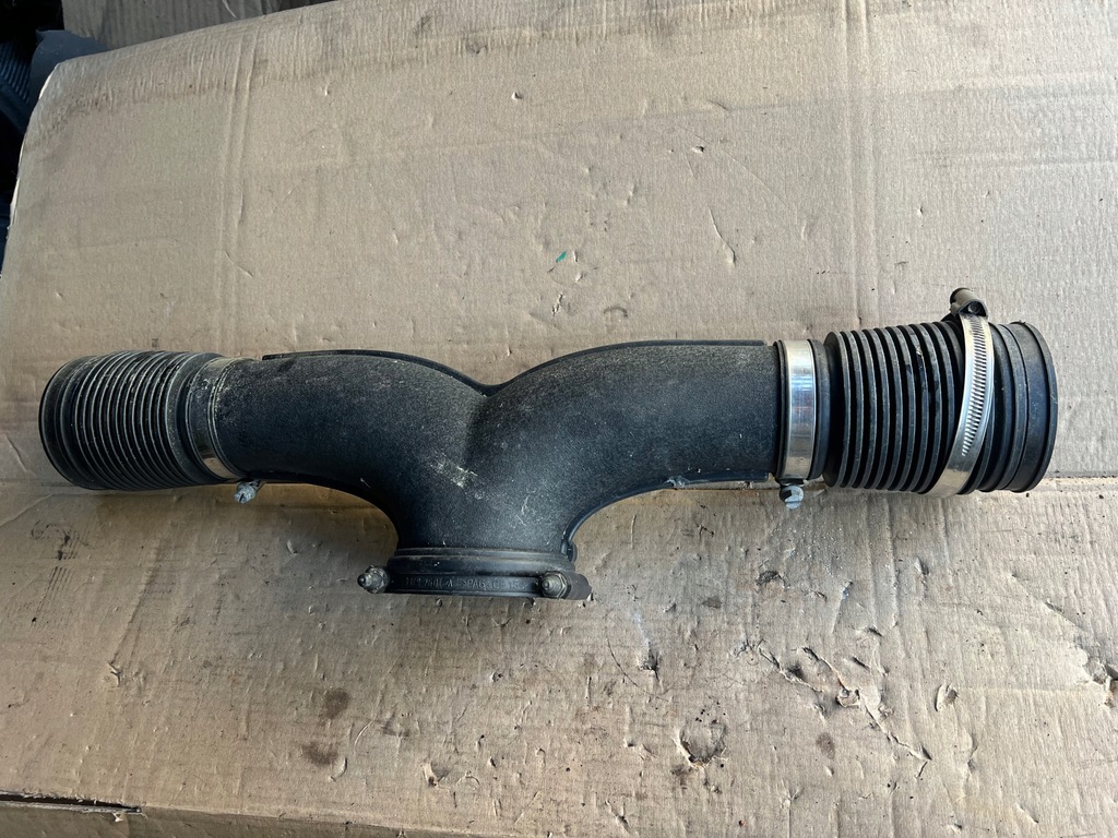 фото №1, Porsche cayenne труба воздухозаборник воздуха 7l5129760a